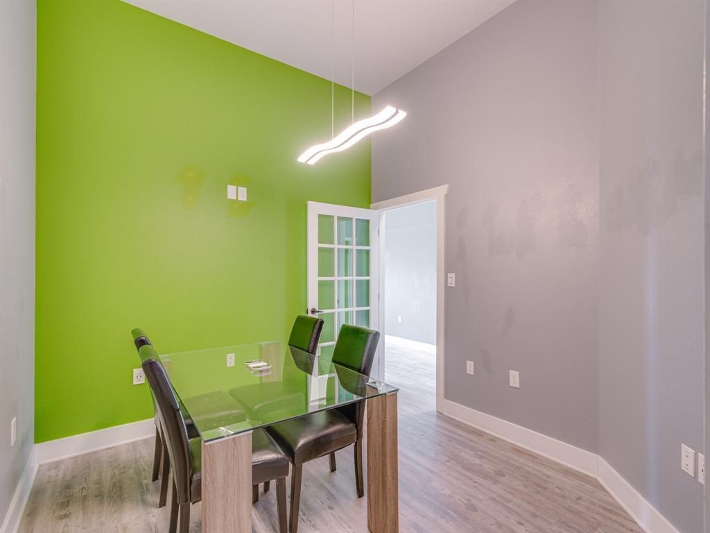525 E Main St, Midlothian, TX 76065